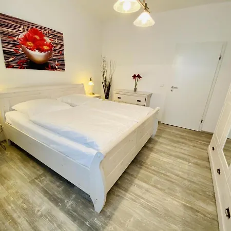 Daisy Apartment